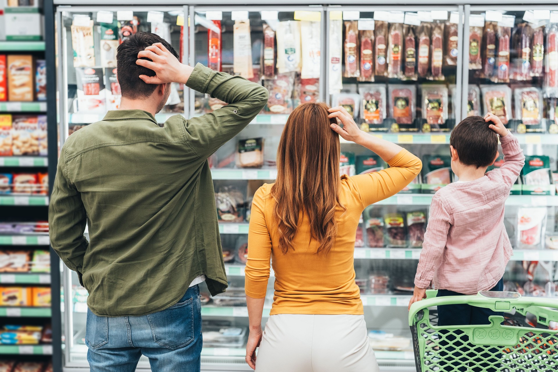 Compras familiares en un supermercado Compras familiares en un supermercado